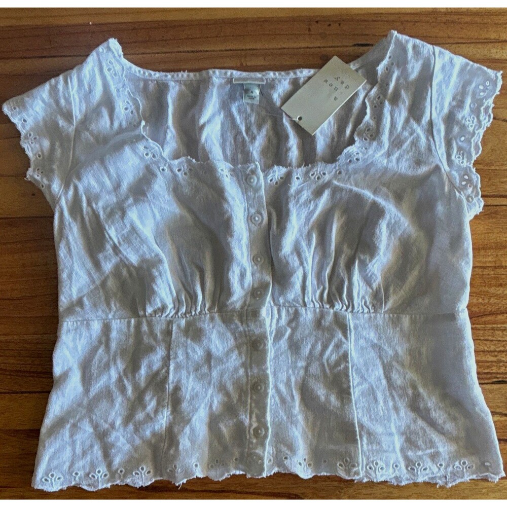 A new day White Eyelet Embroidered Button Front Cap Sleeve Blouse Size M